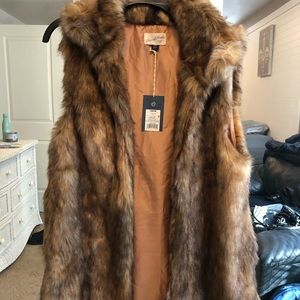 Universal Thread Faux Fur Vest